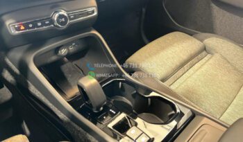 Volvo XC40 B4 FWD* 2025 full