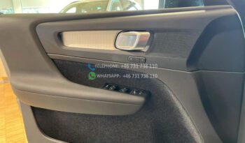 Volvo XC40 B4 FWD* 2025 full
