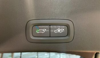 Volvo XC40 B4 FWD* SUV 2025 full