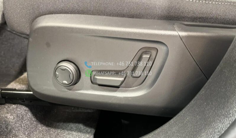 Volvo XC40 B4 FWD* 2025 full