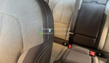 Volvo XC40 B4 FWD* 2025 full