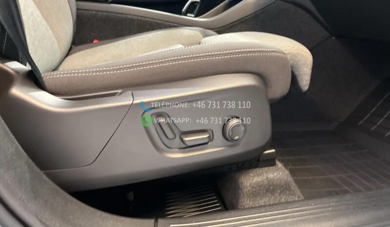 Volvo XC40 B4 FWD* 2025 full