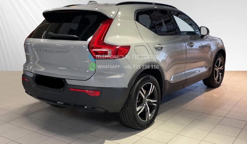 Volvo XC40 B4 FWD* SUV 2025 full