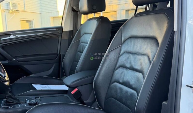 Volkswagen Tiguan Allspace*2020 full