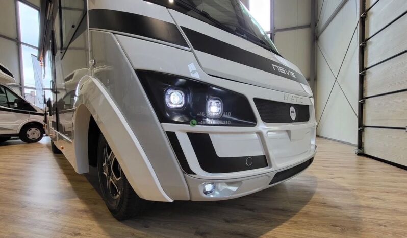 McLOUIS Nevis*2025 full