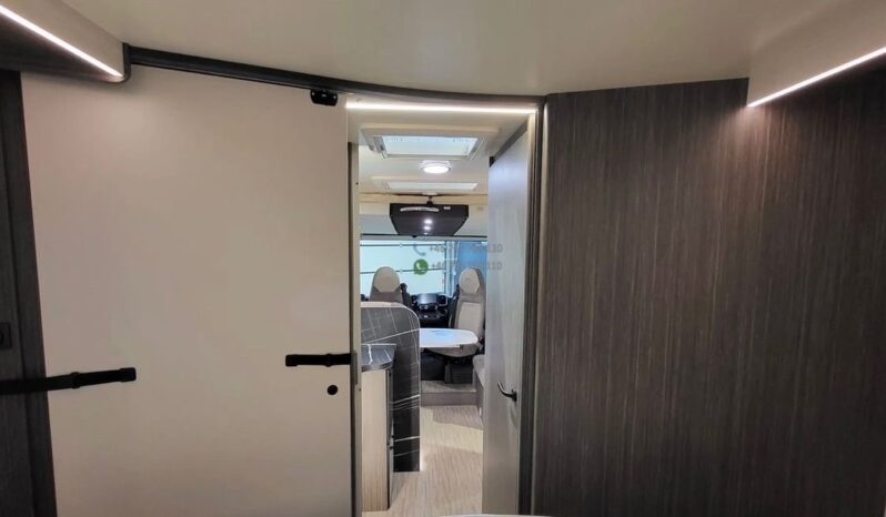 McLOUIS Nevis*2025 full