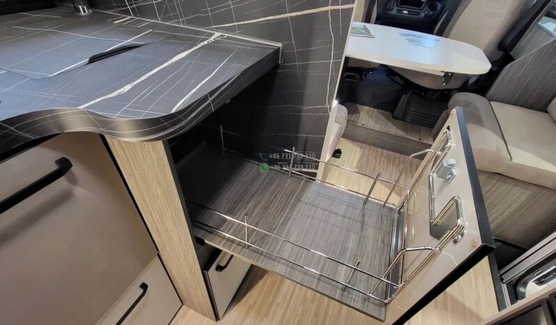 McLOUIS Nevis*2025 full